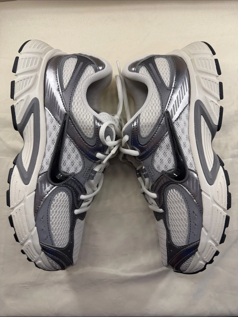 Nike Men’s V5 RNR Sneaker
